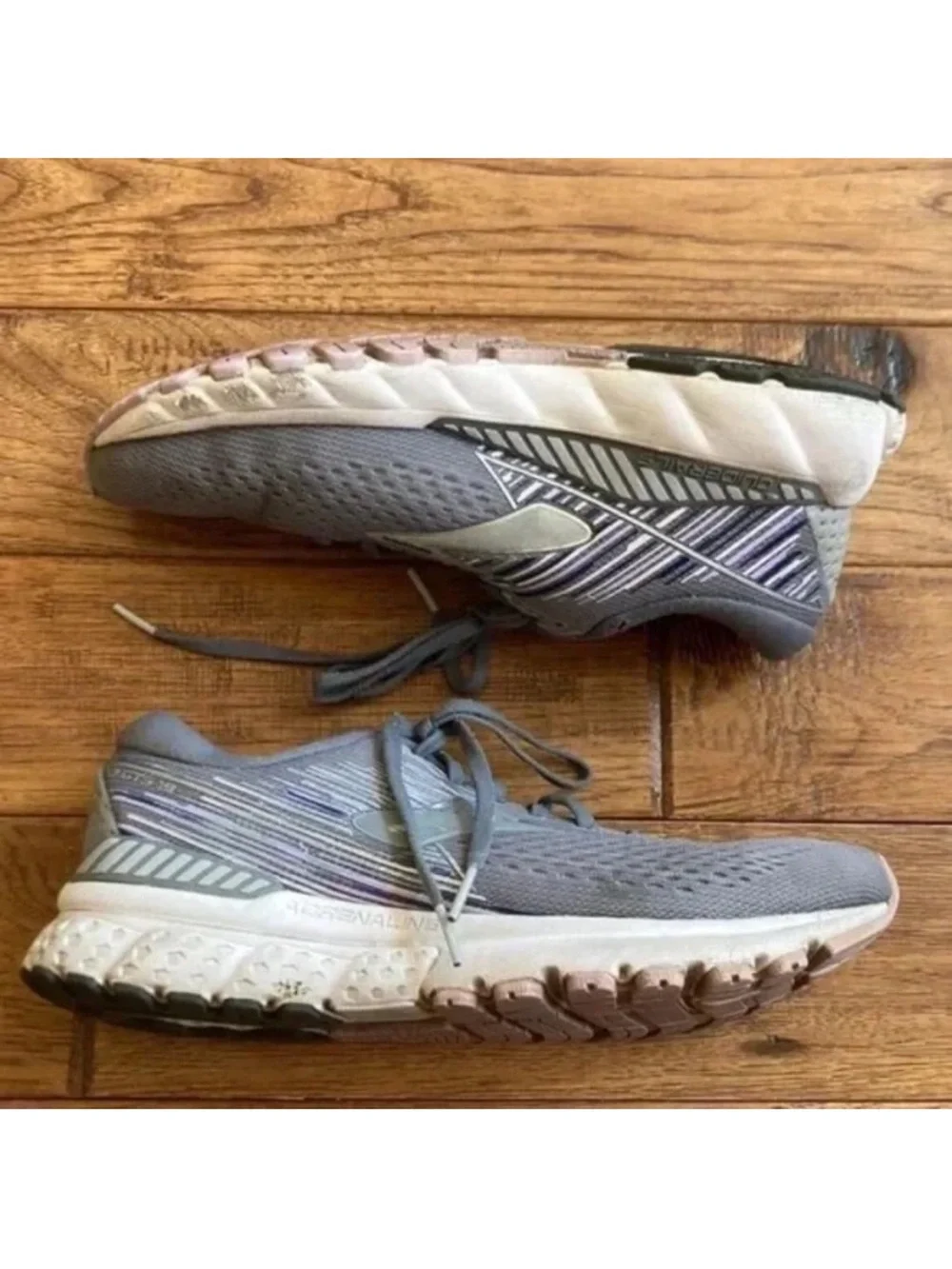 Brooks Adrenaline 19 Cushioned Running Shoes Gray Purple Womens Size 9.5
